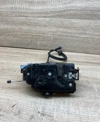 Volkswagen Phaeton Front door lock 25100D6