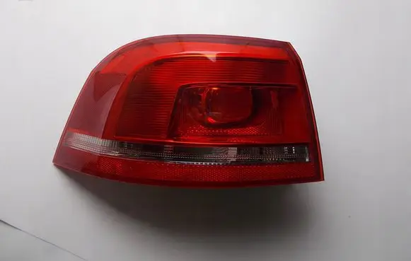 Volkswagen PASSAT B7 Rear/tail lights 3AF945095