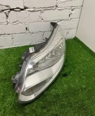 Ford Focus Headlight/headlamp BM5113W030 BM5113D155