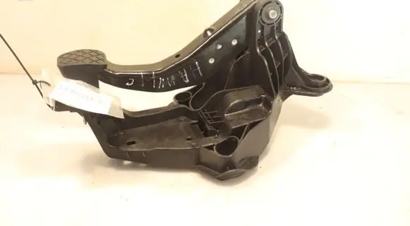 Skoda Rapid (NH) Clutch pedal 