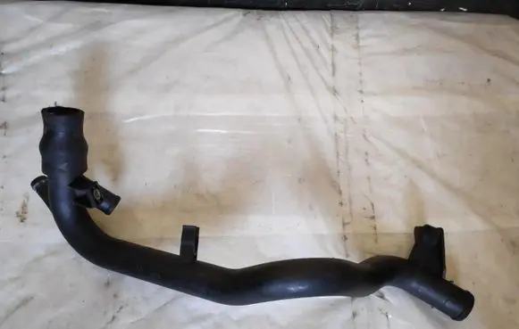 Audi A4 S4 B7 8E 8H Engine coolant pipe/hose 03L121071B
