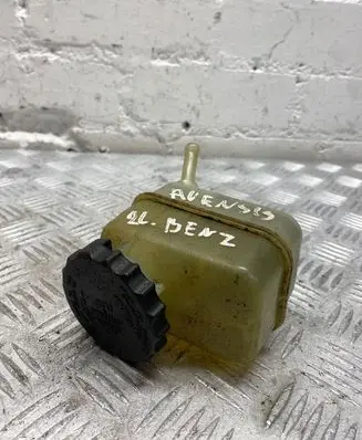 Toyota Avensis T250 Power steering fluid tank/reservoir
