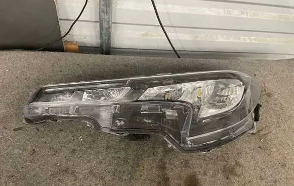 Toyota Corolla E210 E21 Headlight/headlamp 02AT00RL