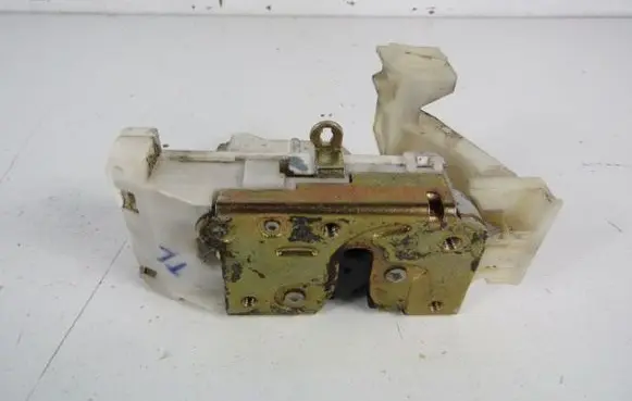 Ford Mondeo Mk III Rear door lock 