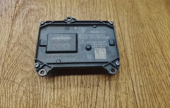 Porsche Macan (95B) LED ballast control module 95B941329