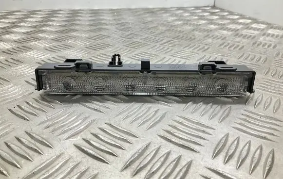 Volkswagen Jetta VI Third/center stoplight 6RU945087A