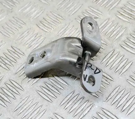 Toyota RAV 4 (XA40) Front door upper hinge