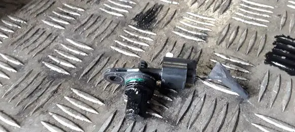Opel Vivaro other engine part