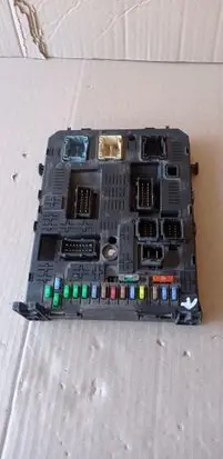 Peugeot 5008 Fuse box set 281197595