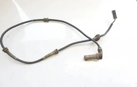 Volkswagen PASSAT B5 ABS brake wheel speed sensor 8d0927807a