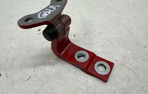 Nissan Qashqai J12 Rear door lower hinge
