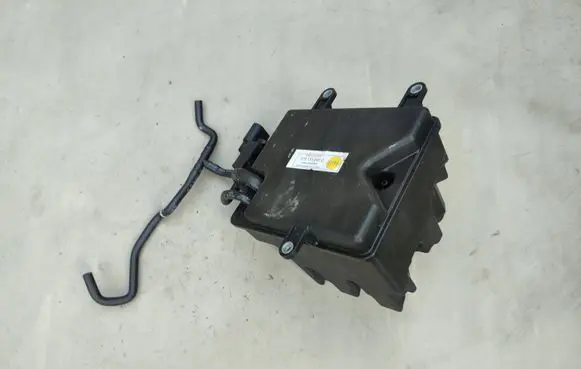 Audi A4 S4 B8 8K Vacuum air tank 079131541C