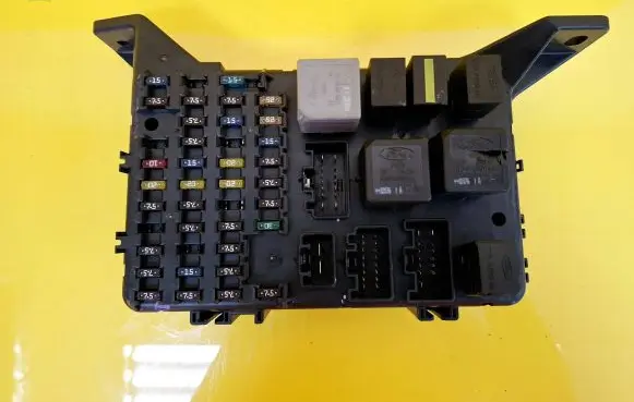Ford Mondeo Mk III Fuse box set 1S7T-14A073-AE