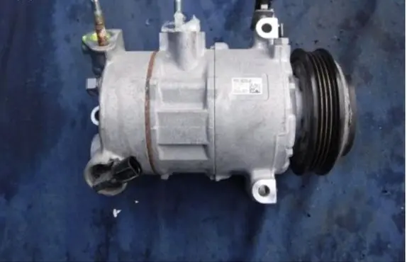 Ford Mustang VI Air conditioning (A/C) compressor (pump) FR3B19D629AB