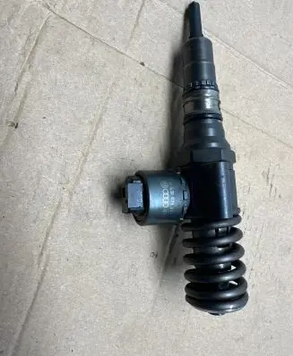 Audi A3 S3 8P Fuel injector 03G130073BX