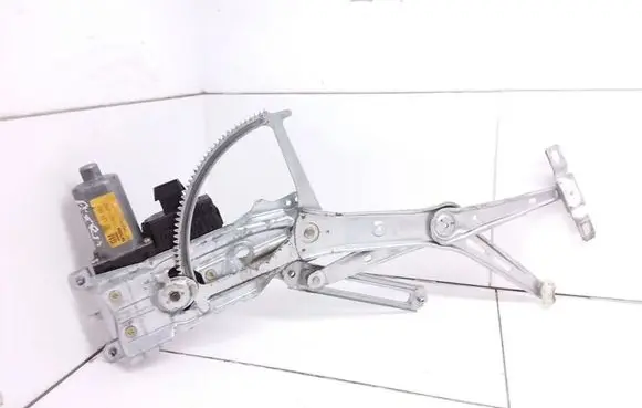 Opel Astra G Front door window regulator with motor 90521882 119951200