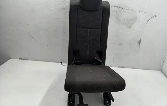 Opel Zafira C Second row seats 