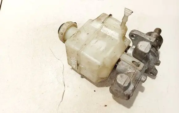 Land Rover Discovery 3 - LR3 Master brake cylinder 74471269c 74471269-c