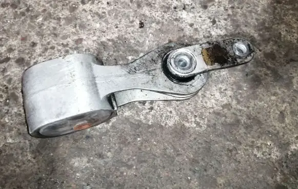 Seat Alhambra (Mk1) Gearbox mount