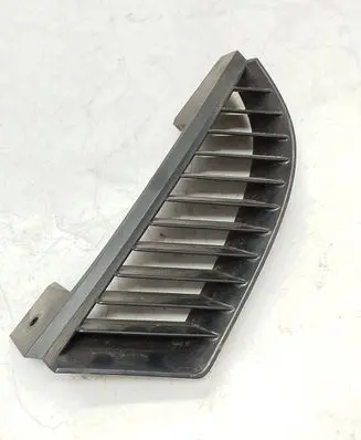 Mitsubishi Colt Front bumper upper radiator grill MN127773