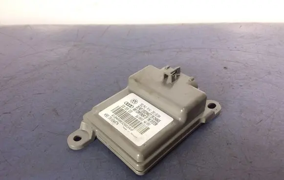 Volkswagen PASSAT CC Seat control module 3C8959339