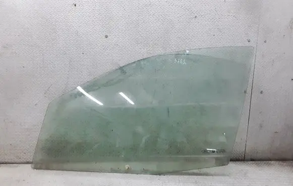 Ford Fiesta Front door window glass four-door