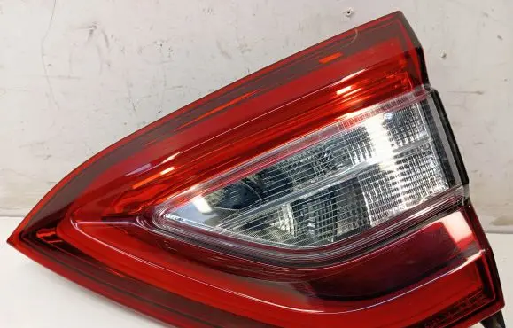 Maserati Levante Tailgate rear/tail lights 0670106239