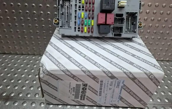Fiat Doblo Fuse box set S26337347 52010812