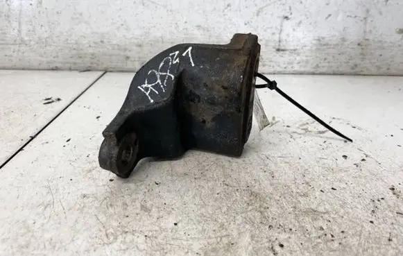 Honda CR-V Engine mounting bracket