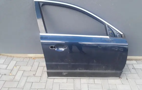 Volvo XC70 Front door