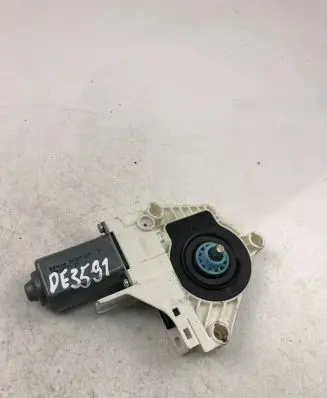 Audi Q3 8U Front door window regulator motor 8K0959802B