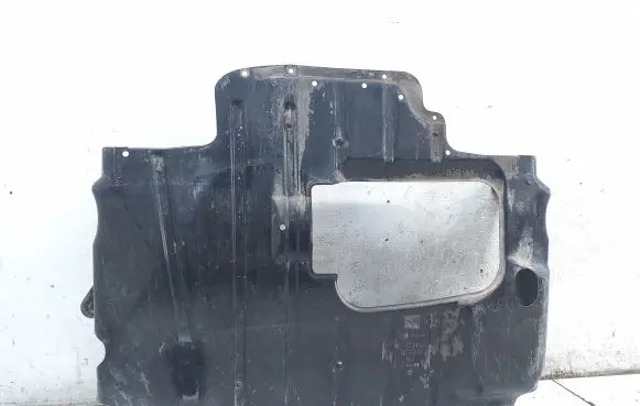 Volkswagen Golf III Engine splash shield/under tray 1H0825235L