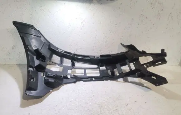 Mercedes-Benz C W205 Front bumper mounting bracket A2058850565