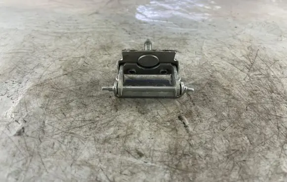 Ford Fiesta Tailgate/trunk/boot hinge