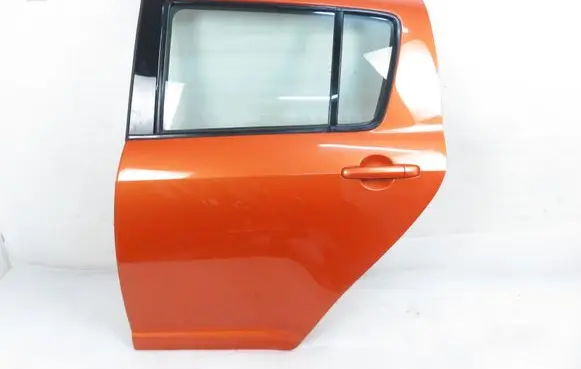 Suzuki Swift I Rear door