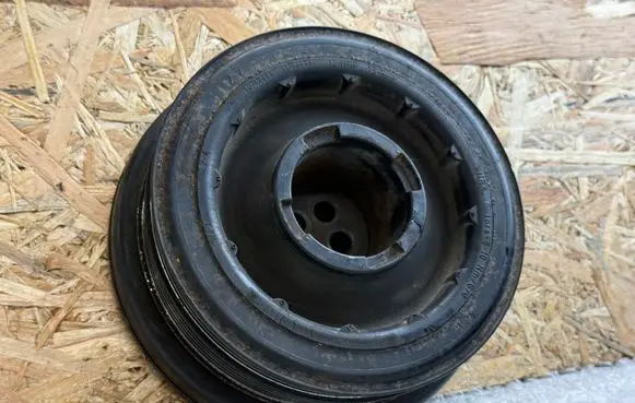 BMW 5 E60 E61 Crankshaft pulley