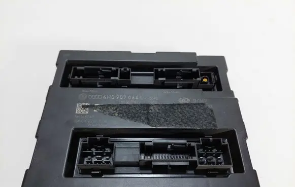Audi A8 S8 D4 4H Comfort/convenience module 4H0907064L