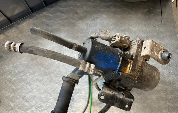 Peugeot 3008 I Power steering pump 9675811080