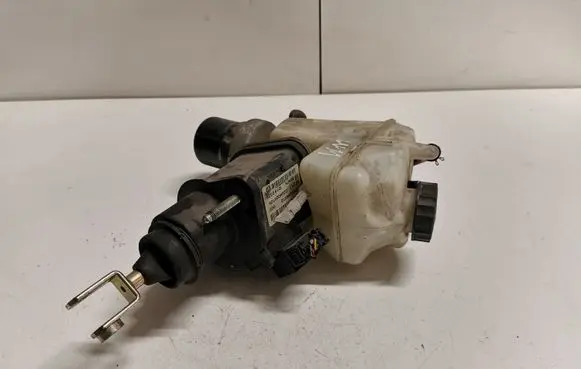 Mercedes-Benz E W211 Master brake cylinder A2114300302 A0004300312