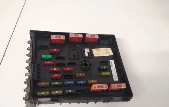 Volkswagen PASSAT B6 Fuse box set 3c0937125