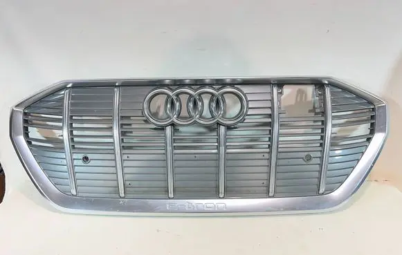 Audi e-tron Front bumper upper radiator grill 4KE853651