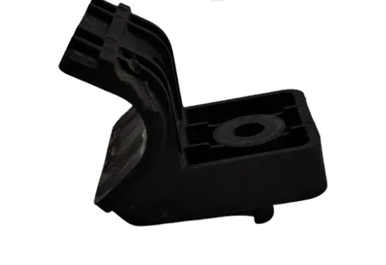 Radiator mount bracket