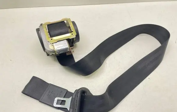 Audi A3 S3 8L Front seatbelt 8L3857705A 560559500B 09111999