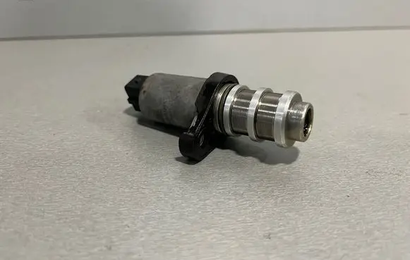 BMW 3 E92 E93 Camshaft vanos timing valve 7584991 11117584991 13151291
