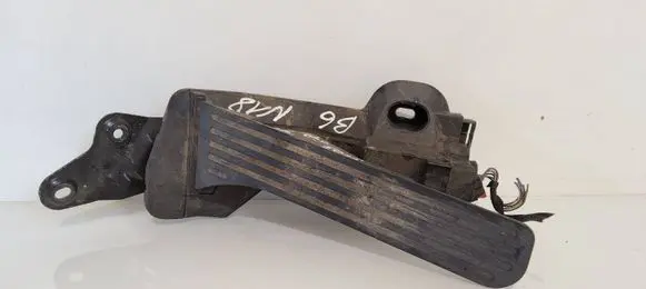 Volkswagen PASSAT B6 Accelerator throttle pedal 1K2721503M 6PV00874500