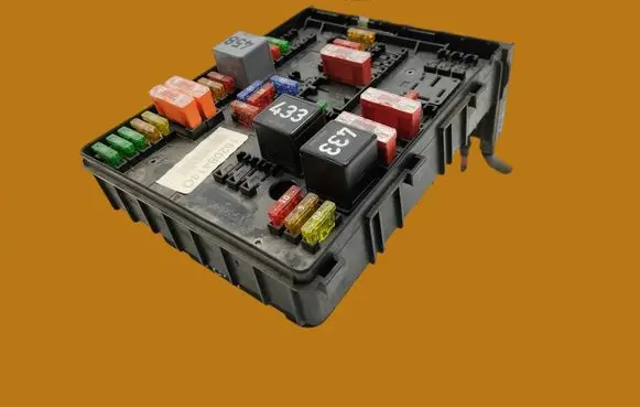 Volkswagen Golf V Fuse box set 1K0937124K