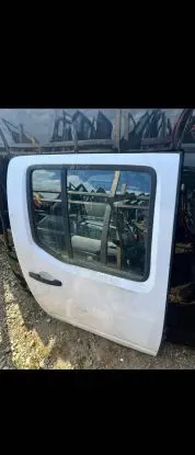 Nissan Navara Rear door