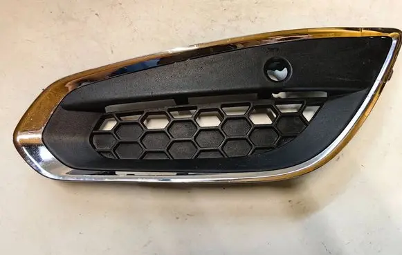 Volvo S60 Front bumper lower grill 31294135