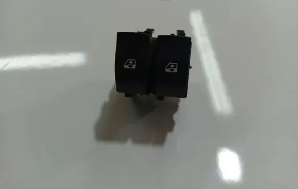 Renault Megane II Electric window control switch