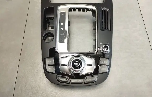 Head unit multimedia control